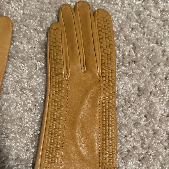 Dior Tan Leather Gloves - Picture 6 of 7